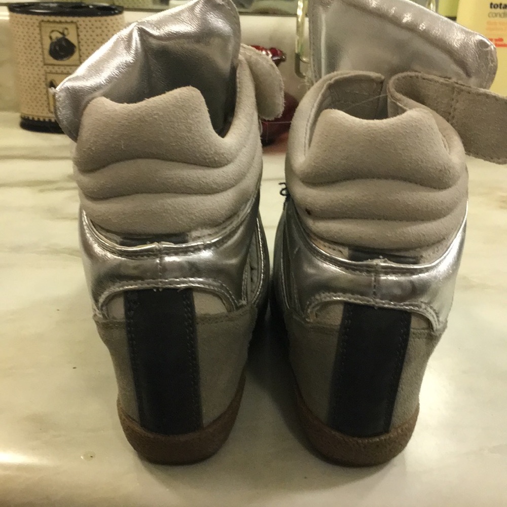 Shoes - Picture 3 of 3